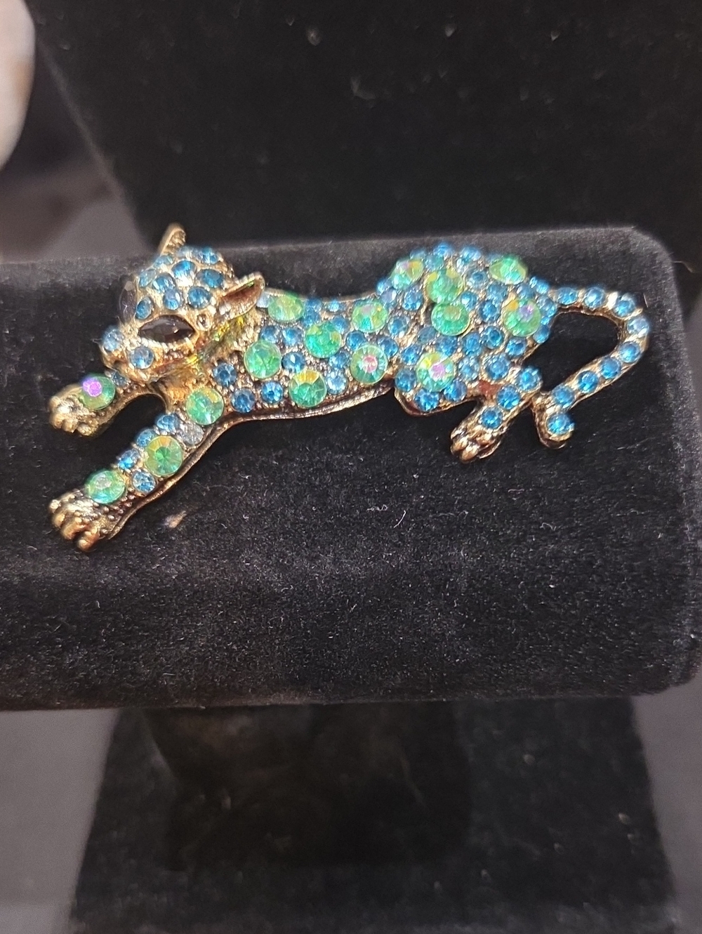 RHINESTONE CHEETAH BROOCH